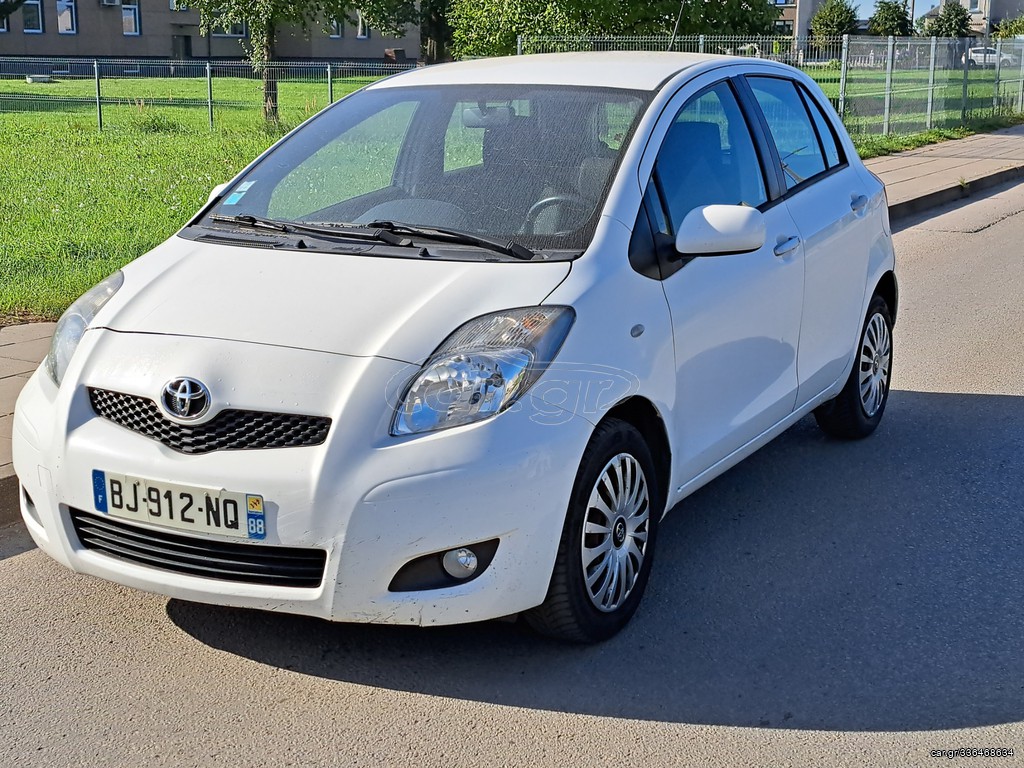 TOYOTA YARIS 2011