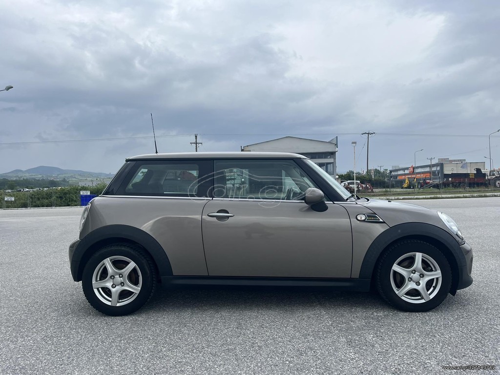 MINI ONE 2013