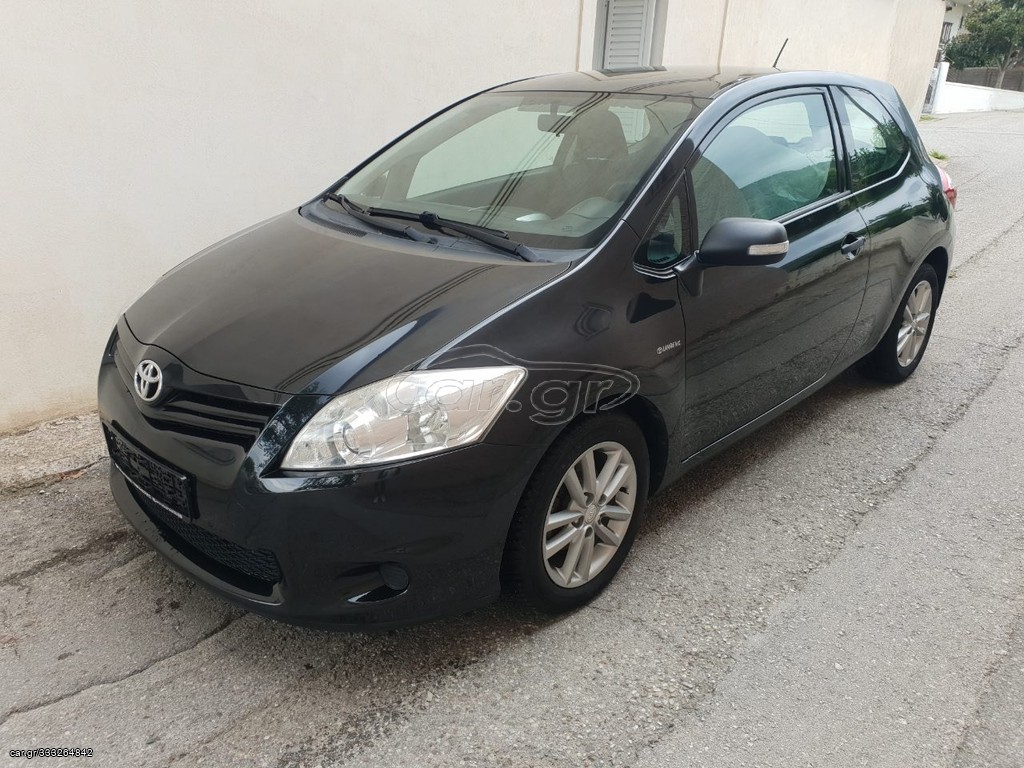 TOYOTA AURIS 2011