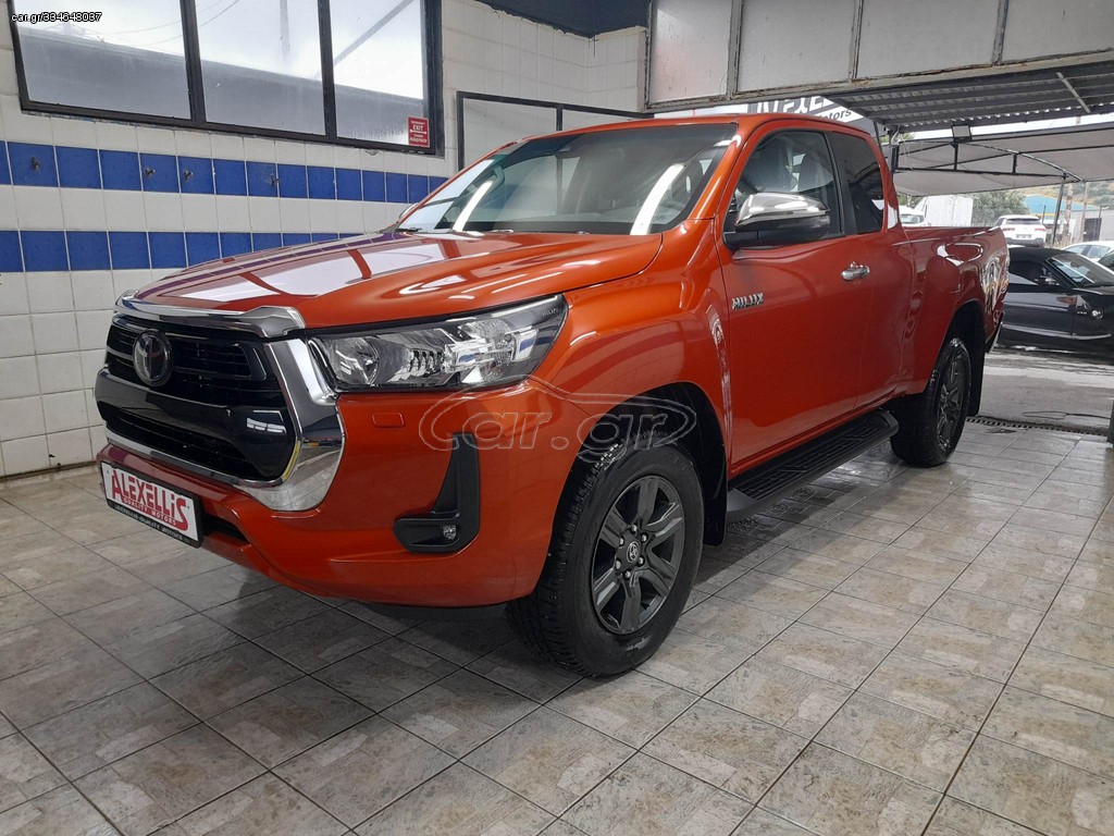 TOYOTA HILUX 2023