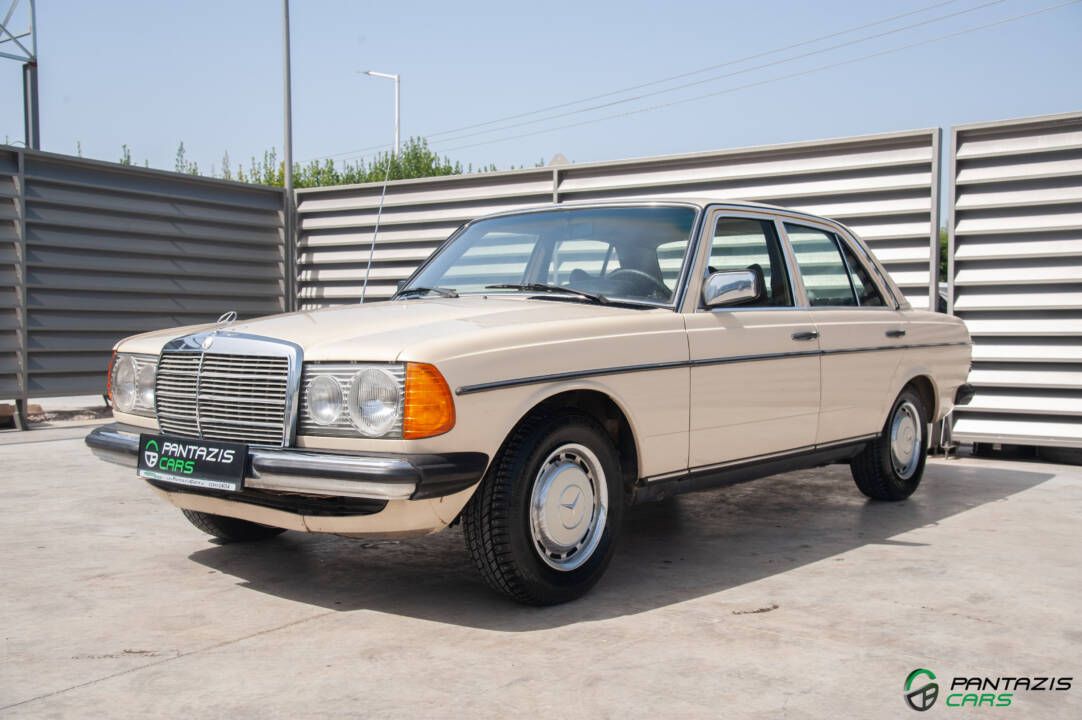 MERCEDES 200 1978