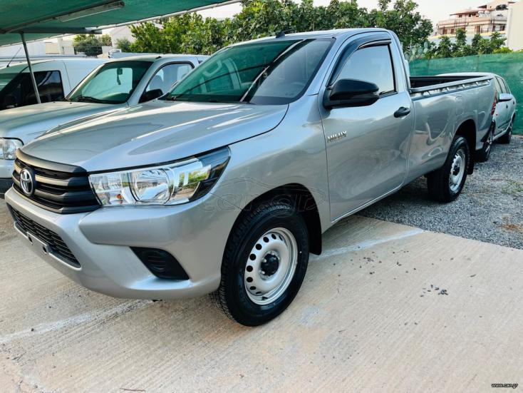 TOYOTA HILUX 2022