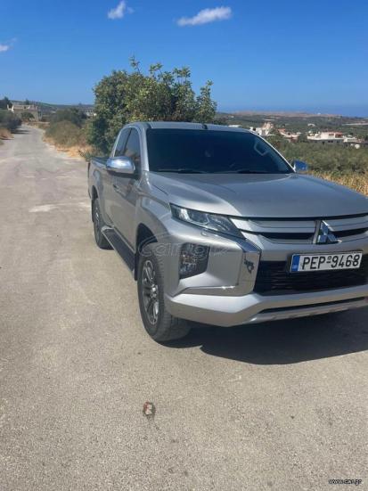 MITSUBISHI L300 2022