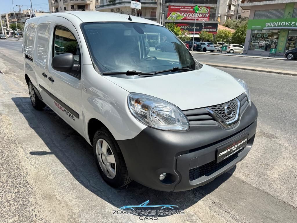 NISSAN NV250 2022