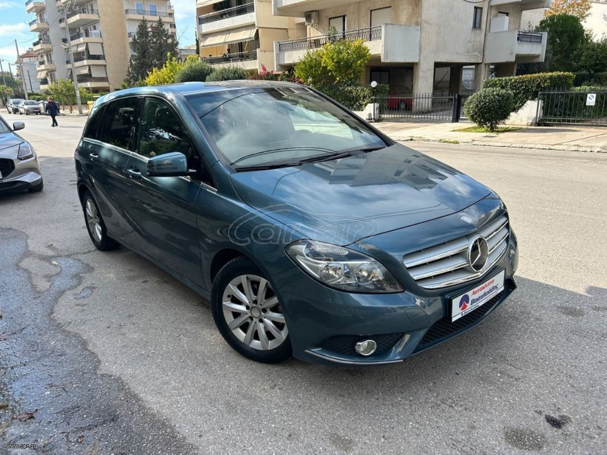 MERCEDES B180 2013