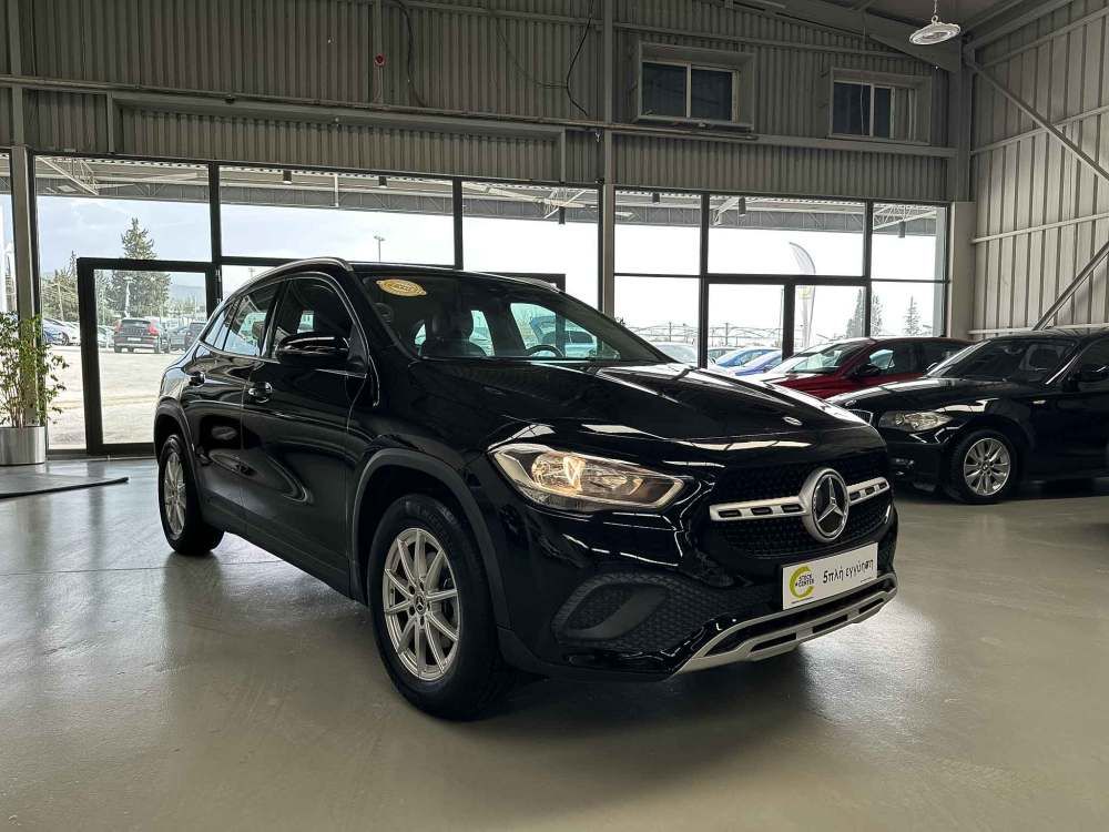 MERCEDES GLA 180 2023