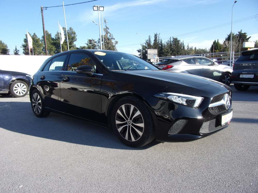 MERCEDES A180 2021