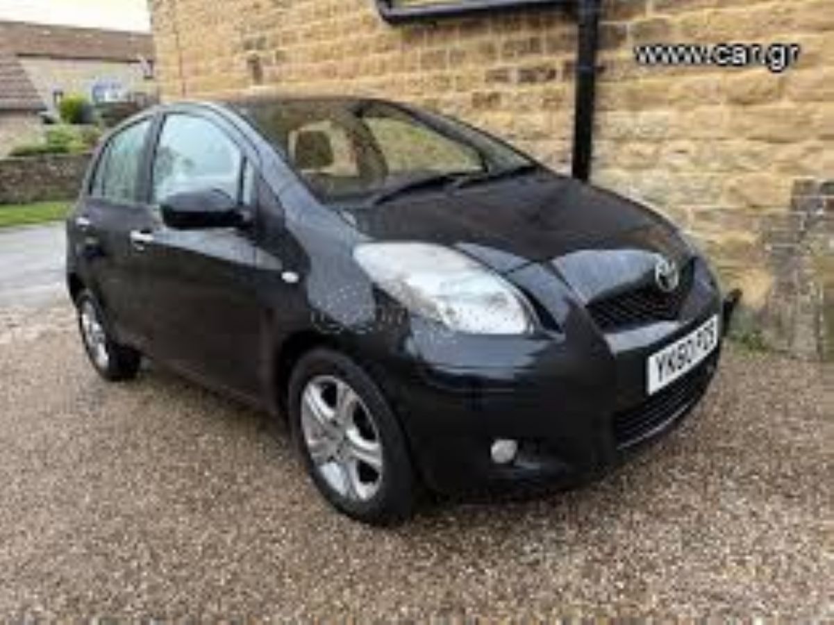 TOYOTA YARIS 2010