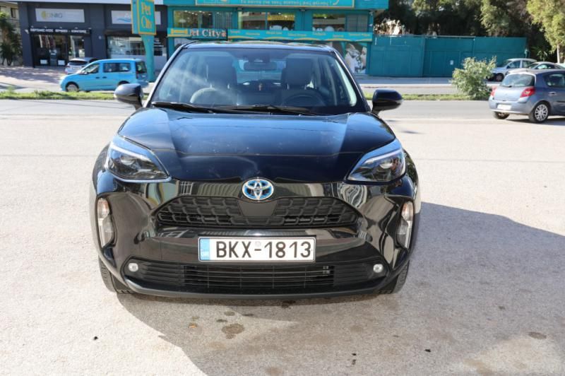 TOYOTA YARIS 2024