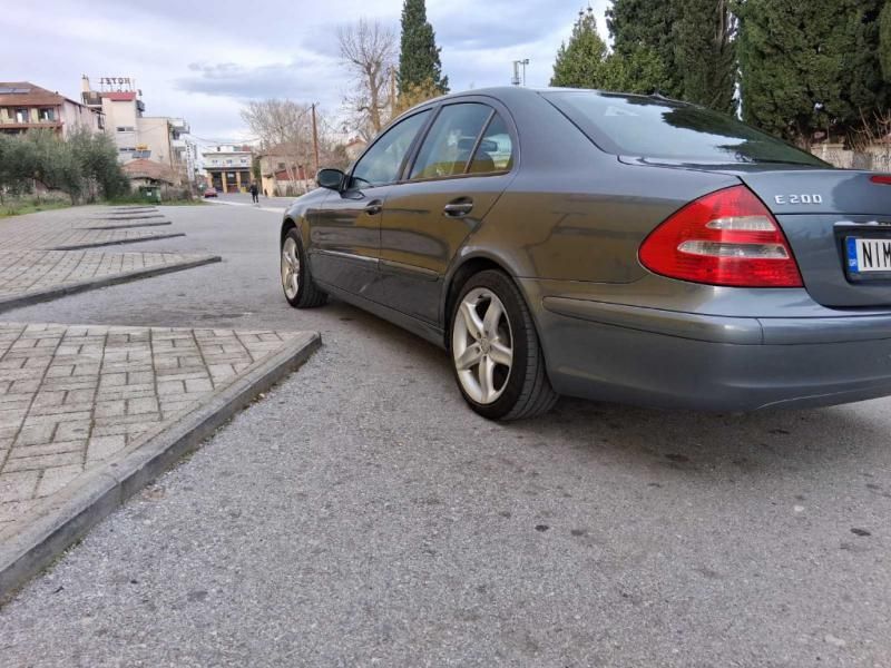 MERCEDES E200 2004