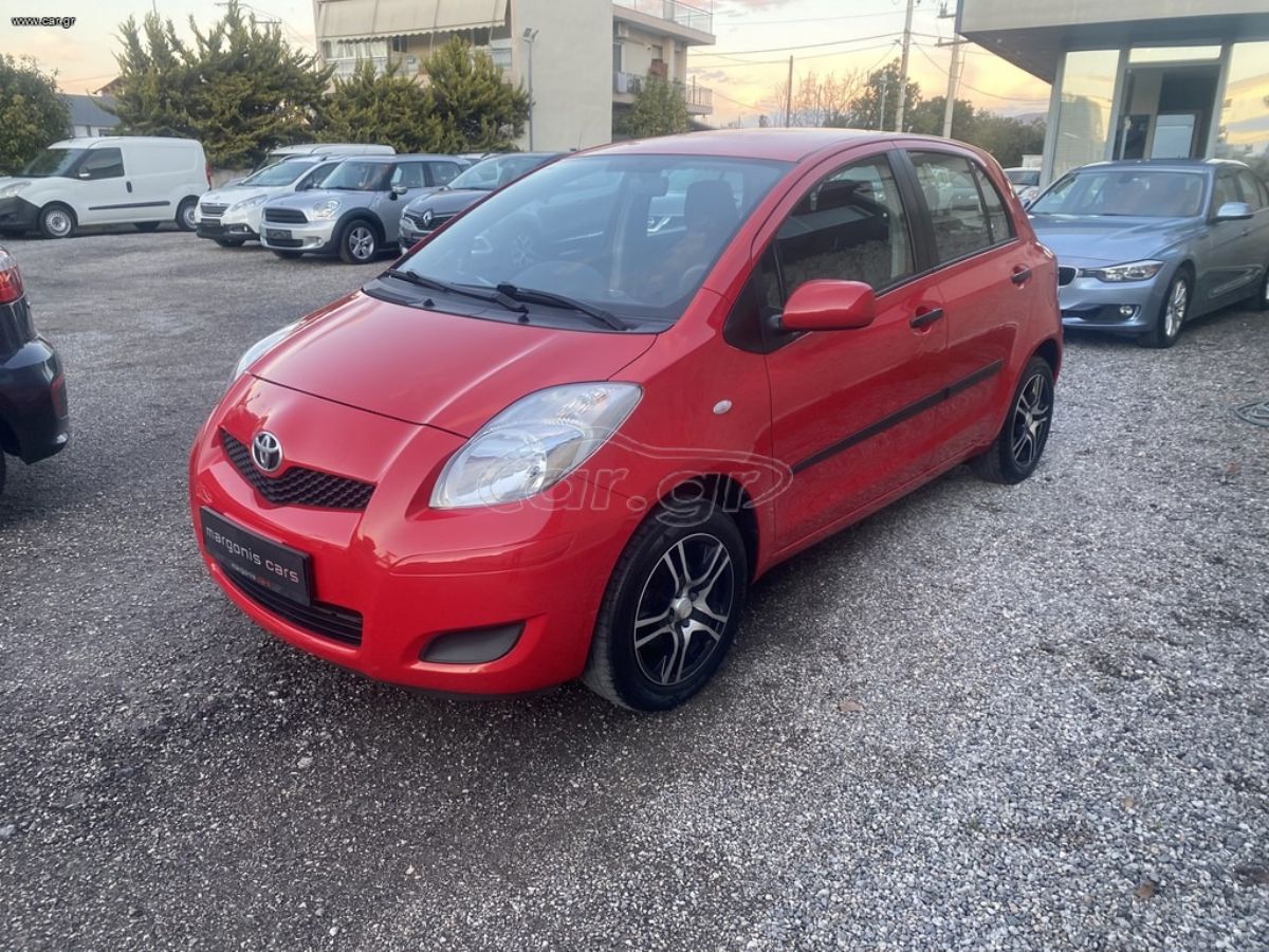 TOYOTA YARIS 2010