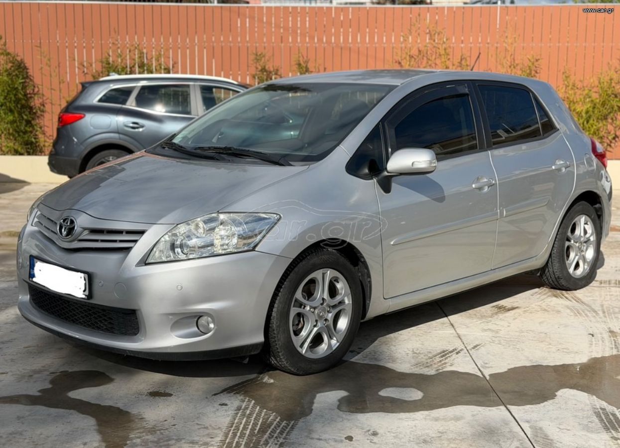 TOYOTA AURIS 2010