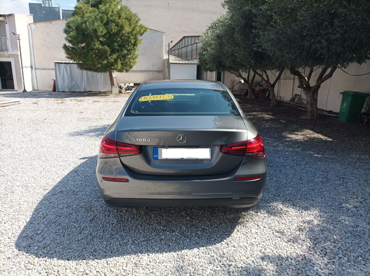 MERCEDES A180 2020