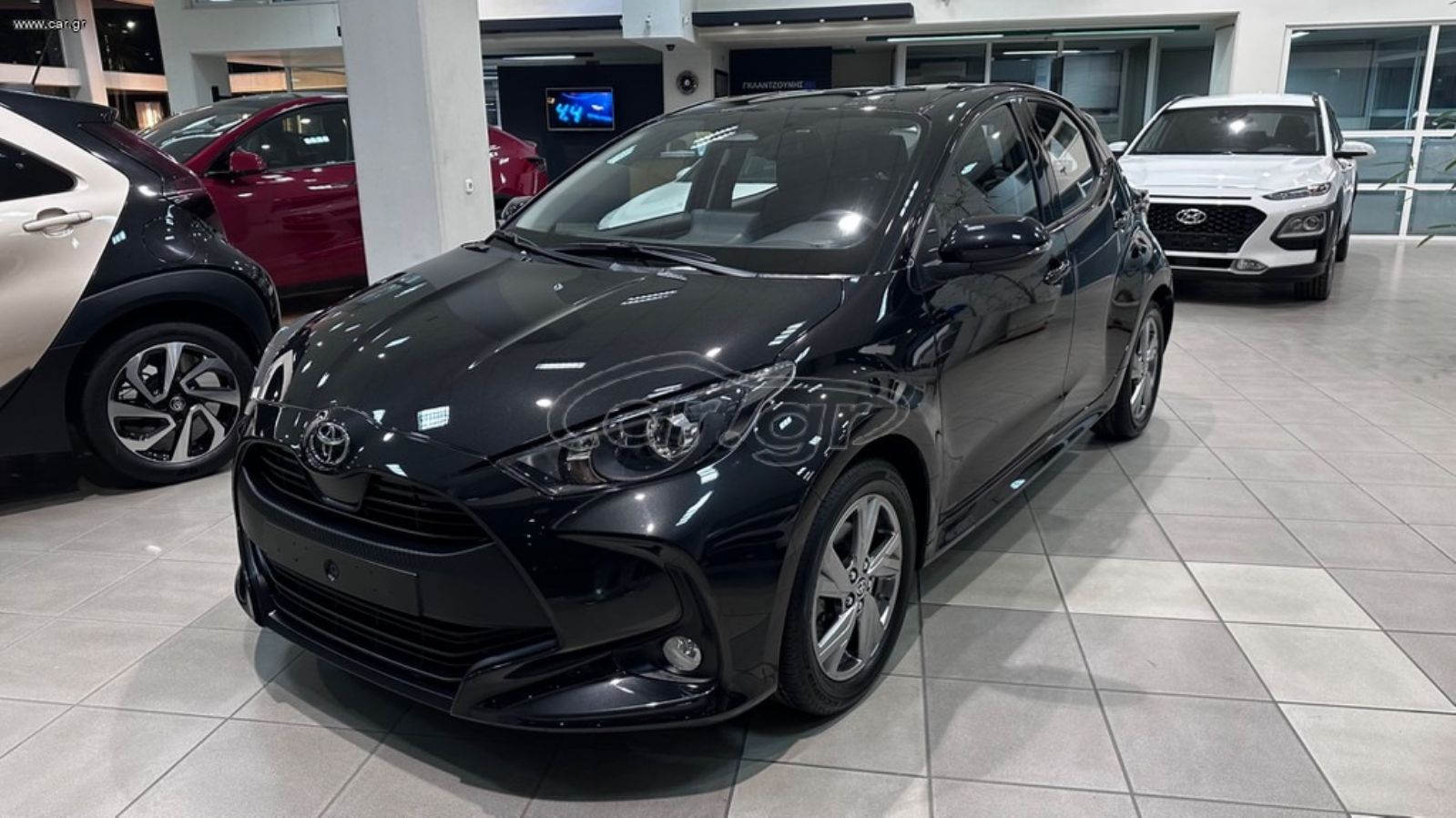 TOYOTA YARIS 2025