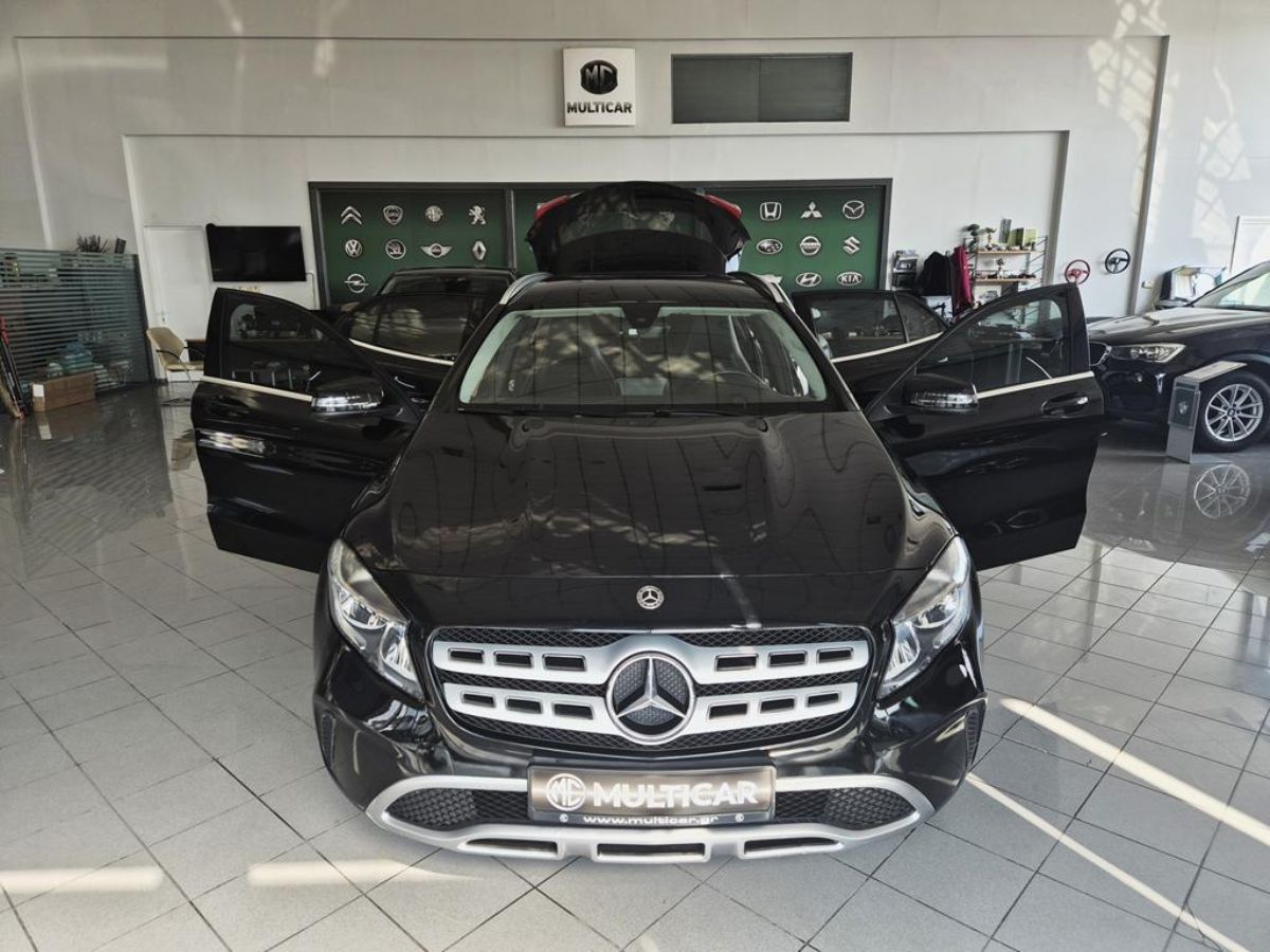 MERCEDES GLA 180 2017