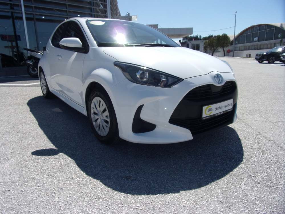 TOYOTA YARIS 2024