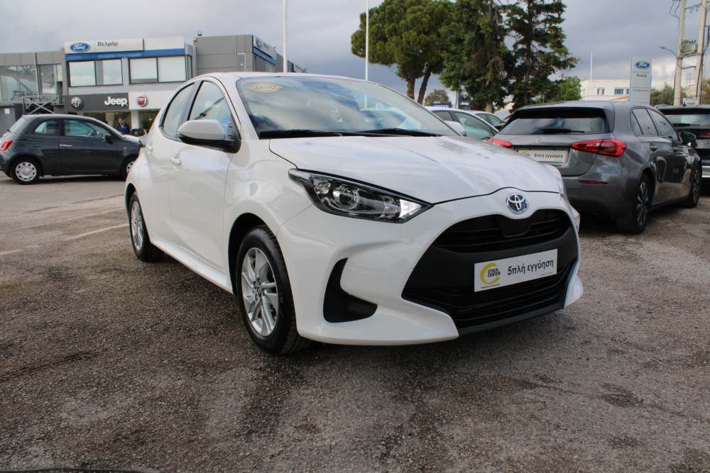 TOYOTA YARIS 2024