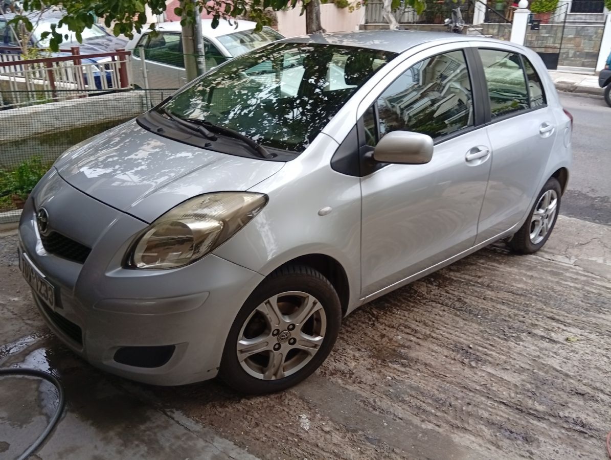 TOYOTA YARIS 2011