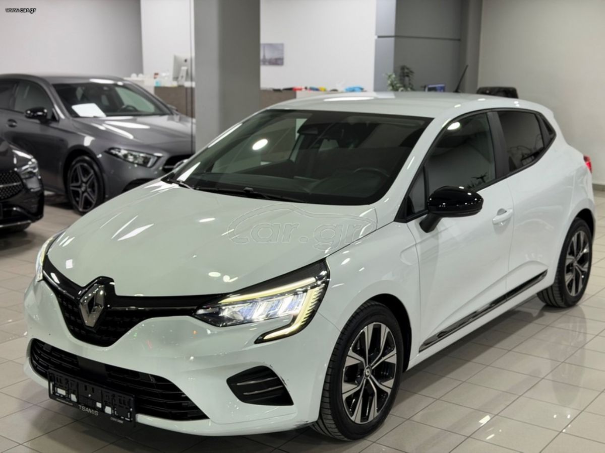 RENAULT CLIO 2023