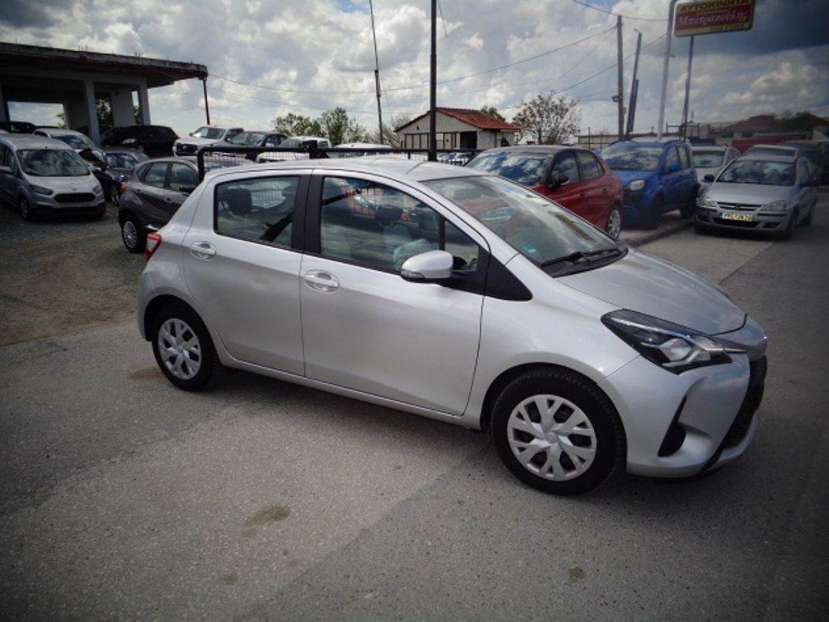 TOYOTA YARIS 2019