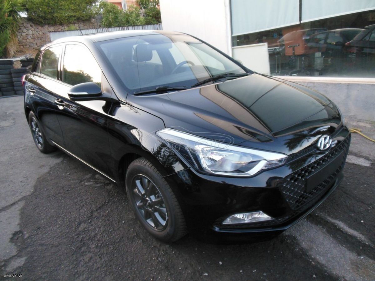 HYUNDAI i20 2015