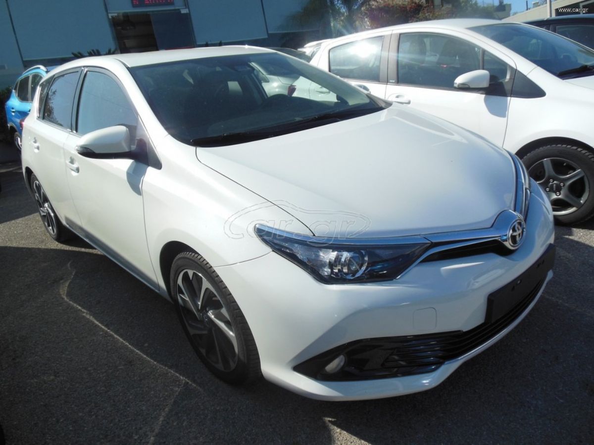 TOYOTA AURIS 2016