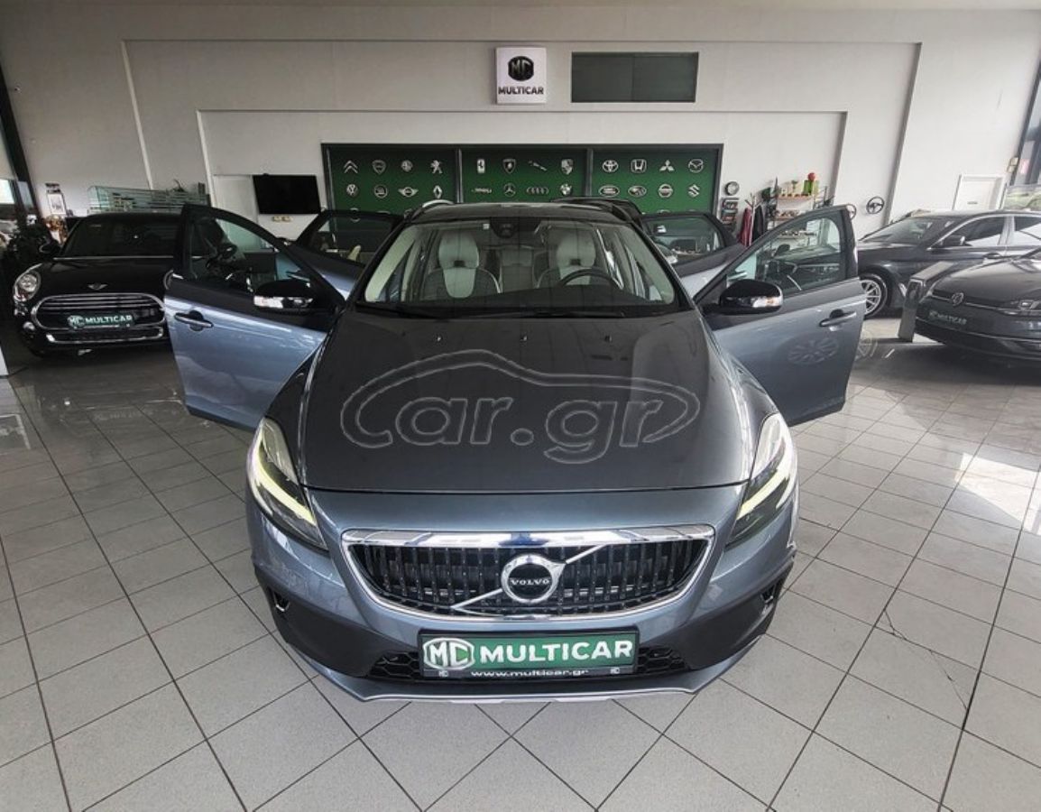 VOLVO V40 CROSS COUNTRY 2017