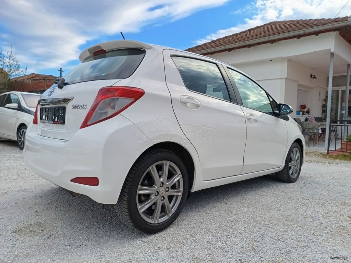 TOYOTA YARIS 2012