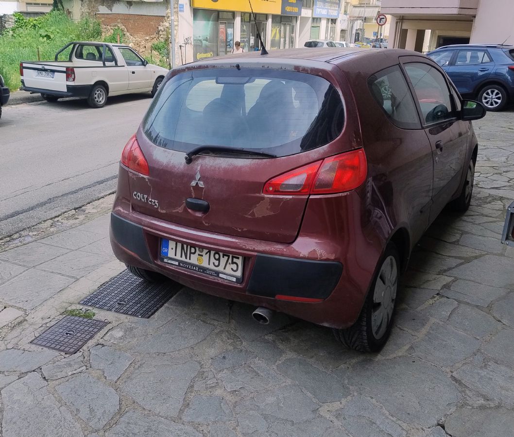 MITSUBISHI COLT 2005