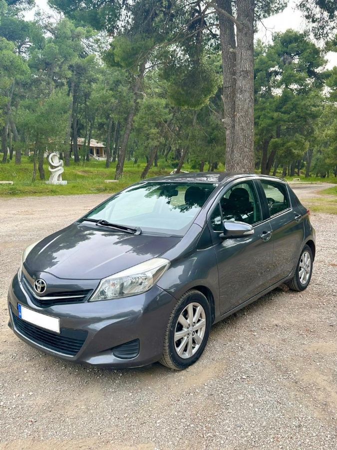 TOYOTA YARIS 2013
