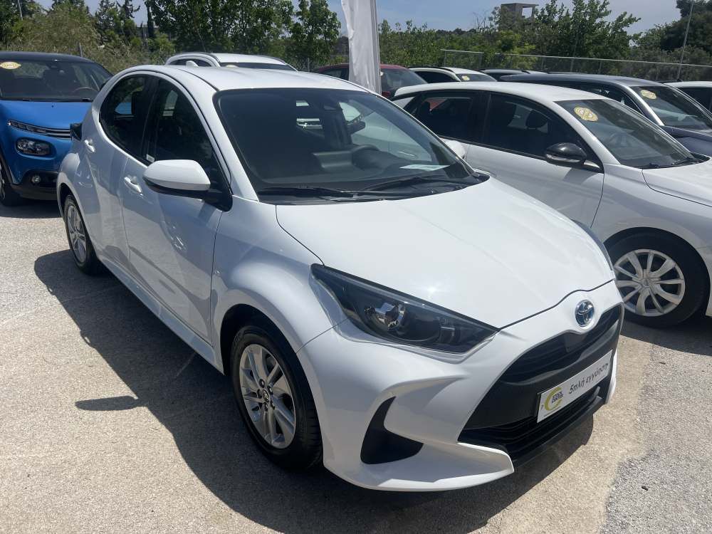 TOYOTA YARIS 2024