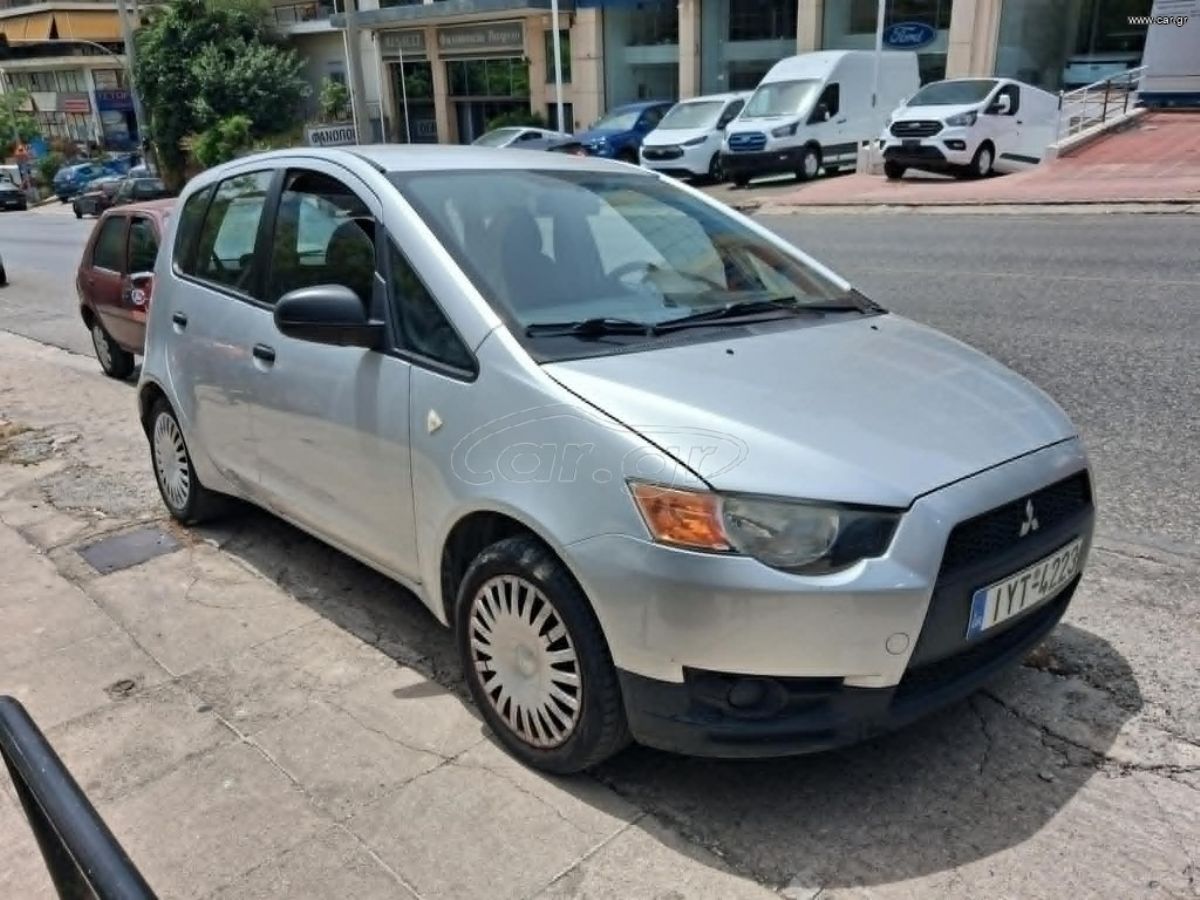 MITSUBISHI COLT 2010