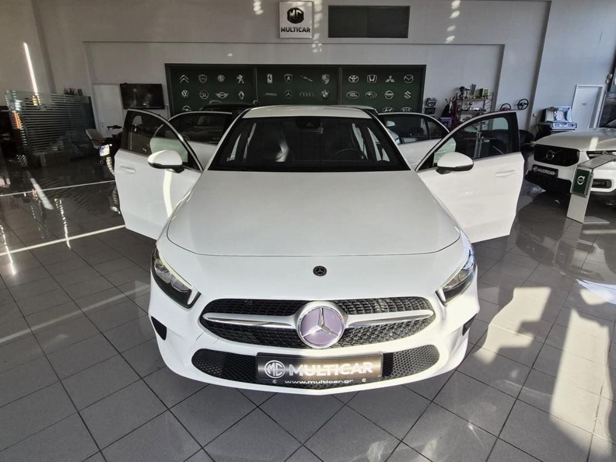 MERCEDES A180 2018