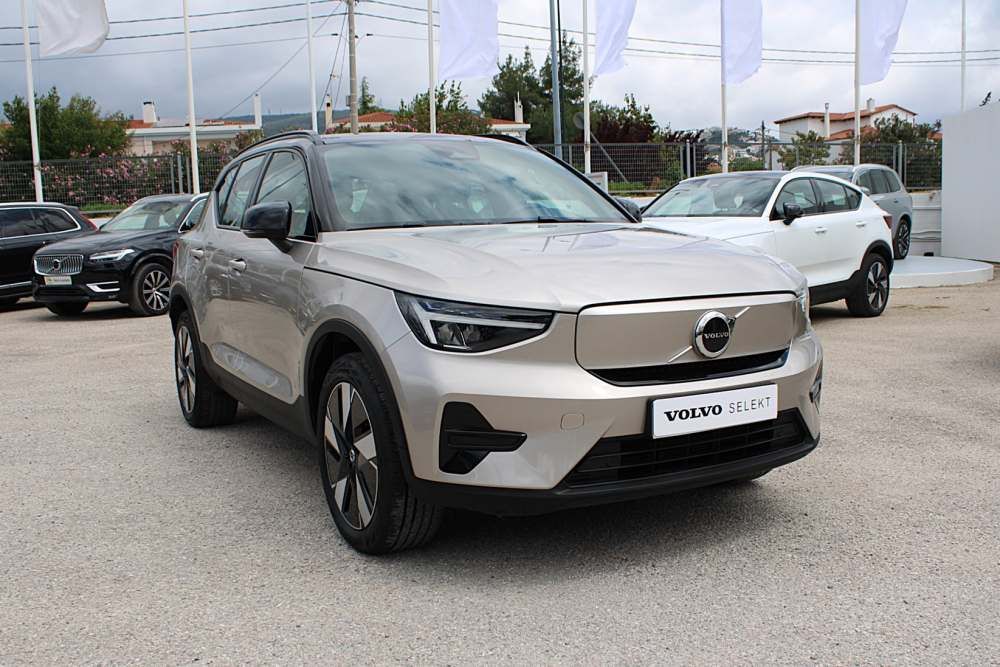 VOLVO XC 40 2023