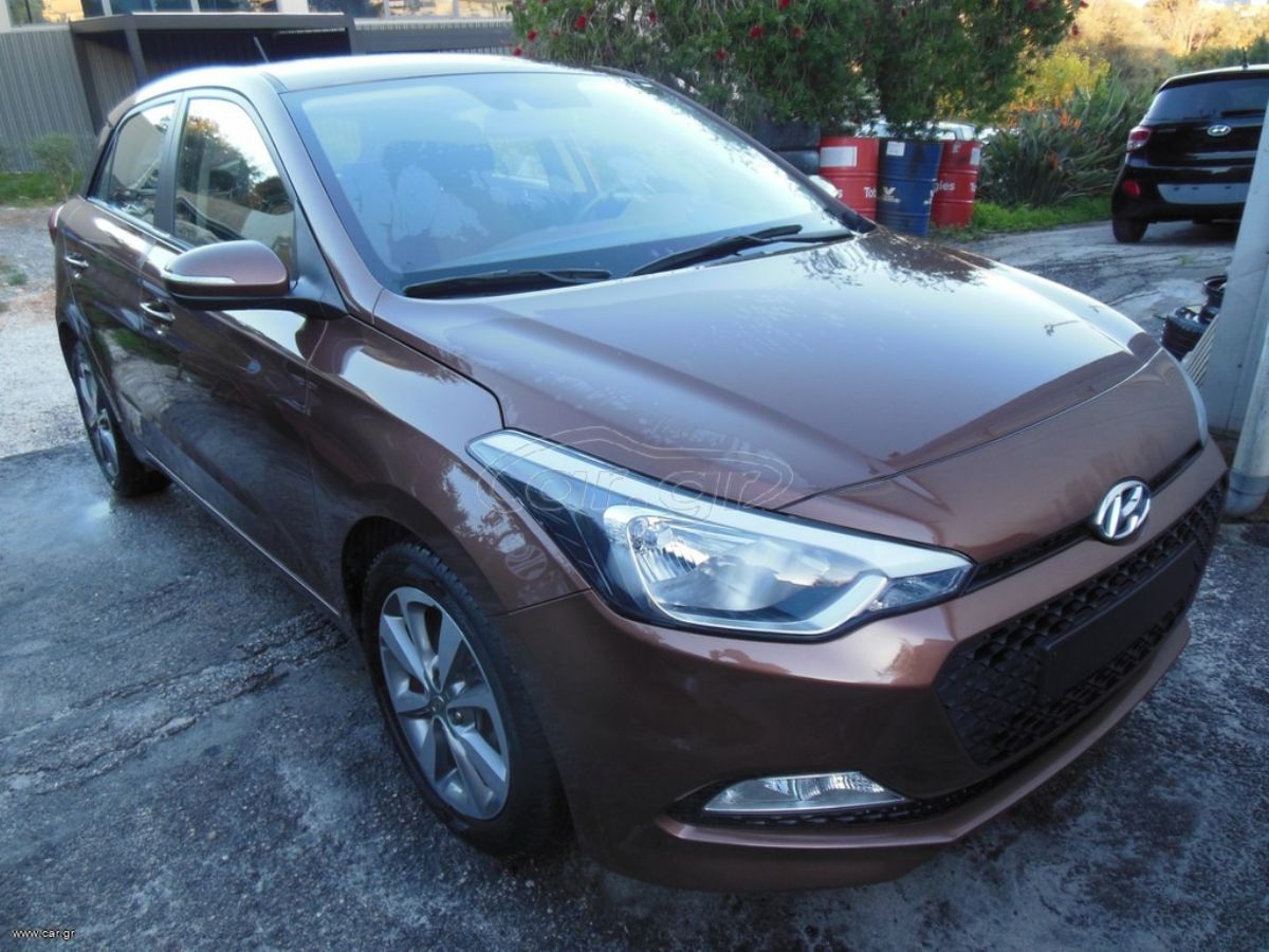 HYUNDAI i20 2015