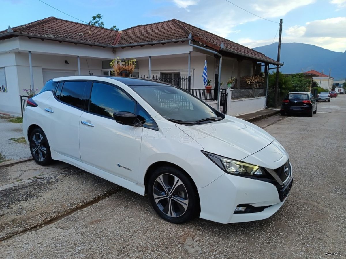 NISSAN LEAF 2018