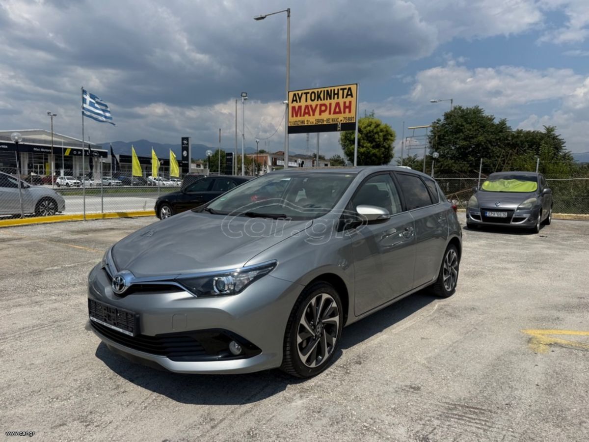 TOYOTA AURIS 2016