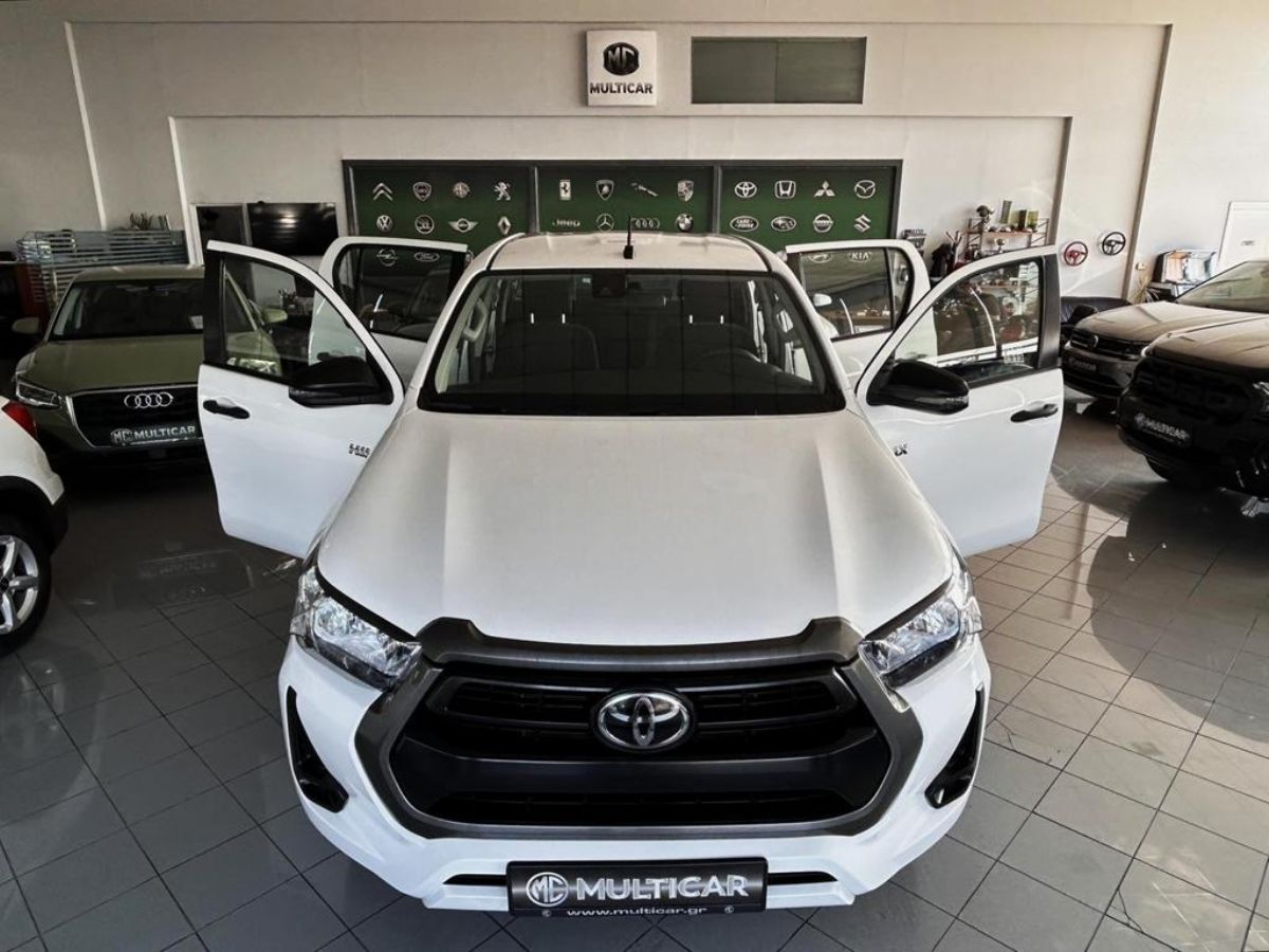 TOYOTA HILUX 2022
