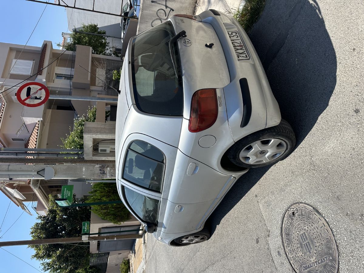 TOYOTA YARIS 2004