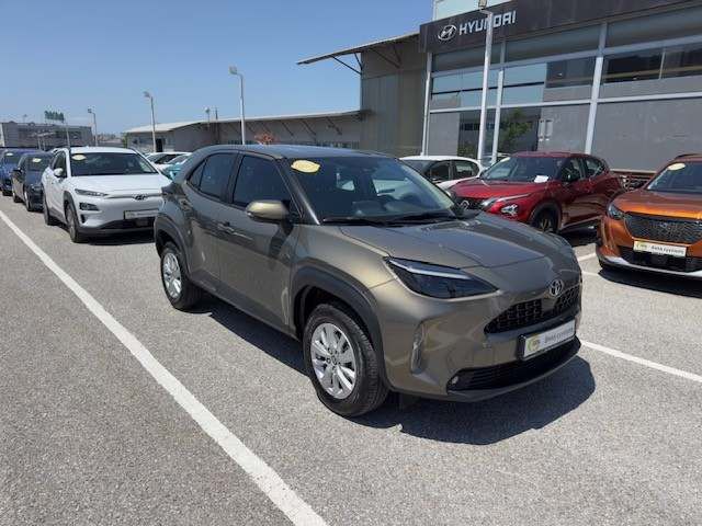 TOYOTA Yaris Cross 2024