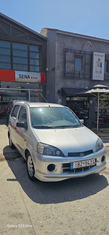 DAIHATSU YRV 2004