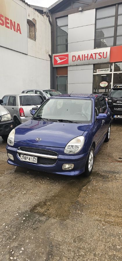 DAIHATSU SIRION 2001