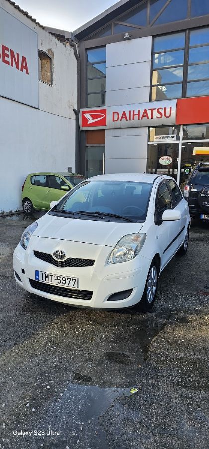 TOYOTA YARIS 2011
