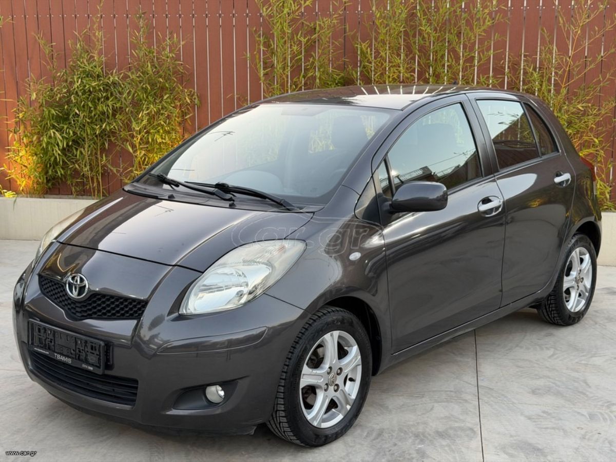 TOYOTA YARIS 2011