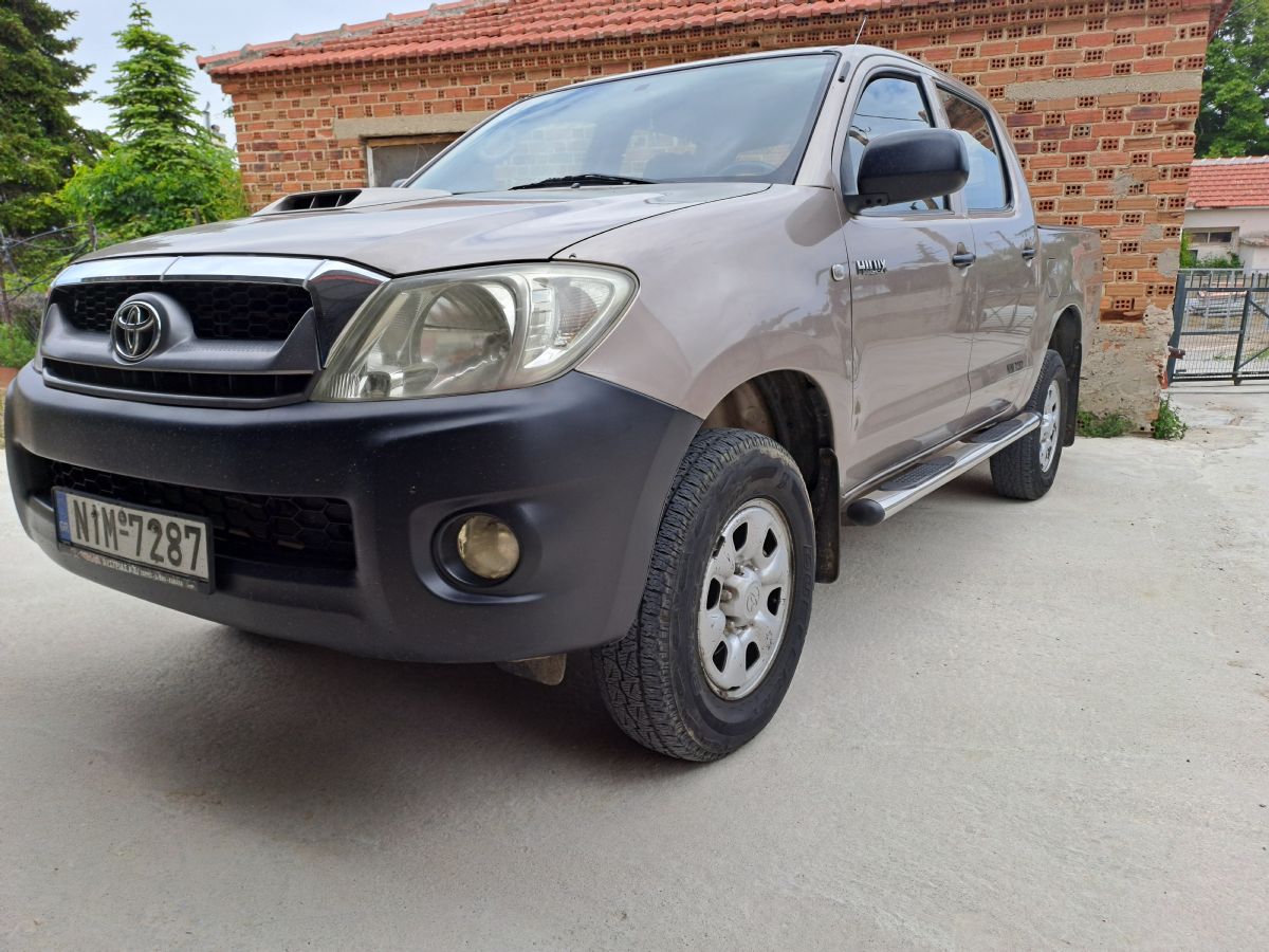 TOYOTA HILUX 2012
