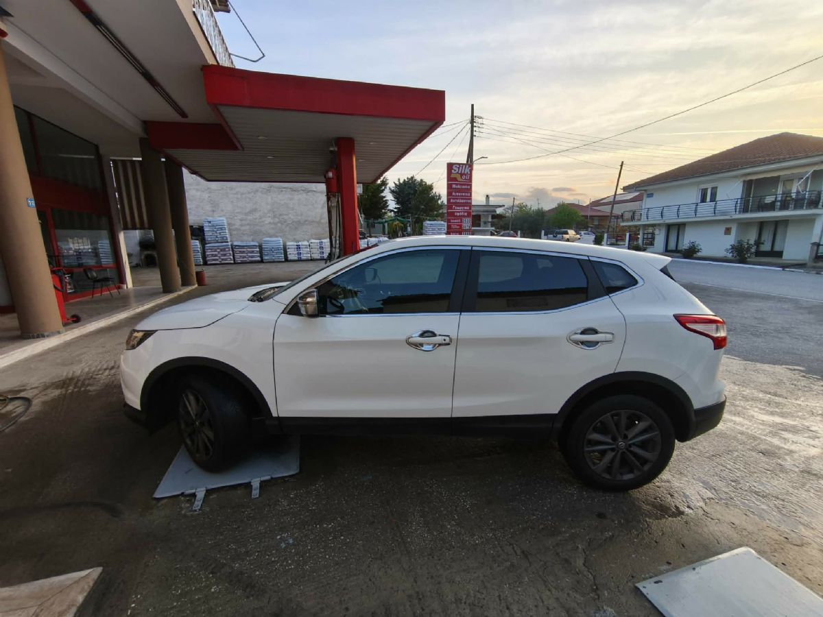 NISSAN QASHQAI 2017