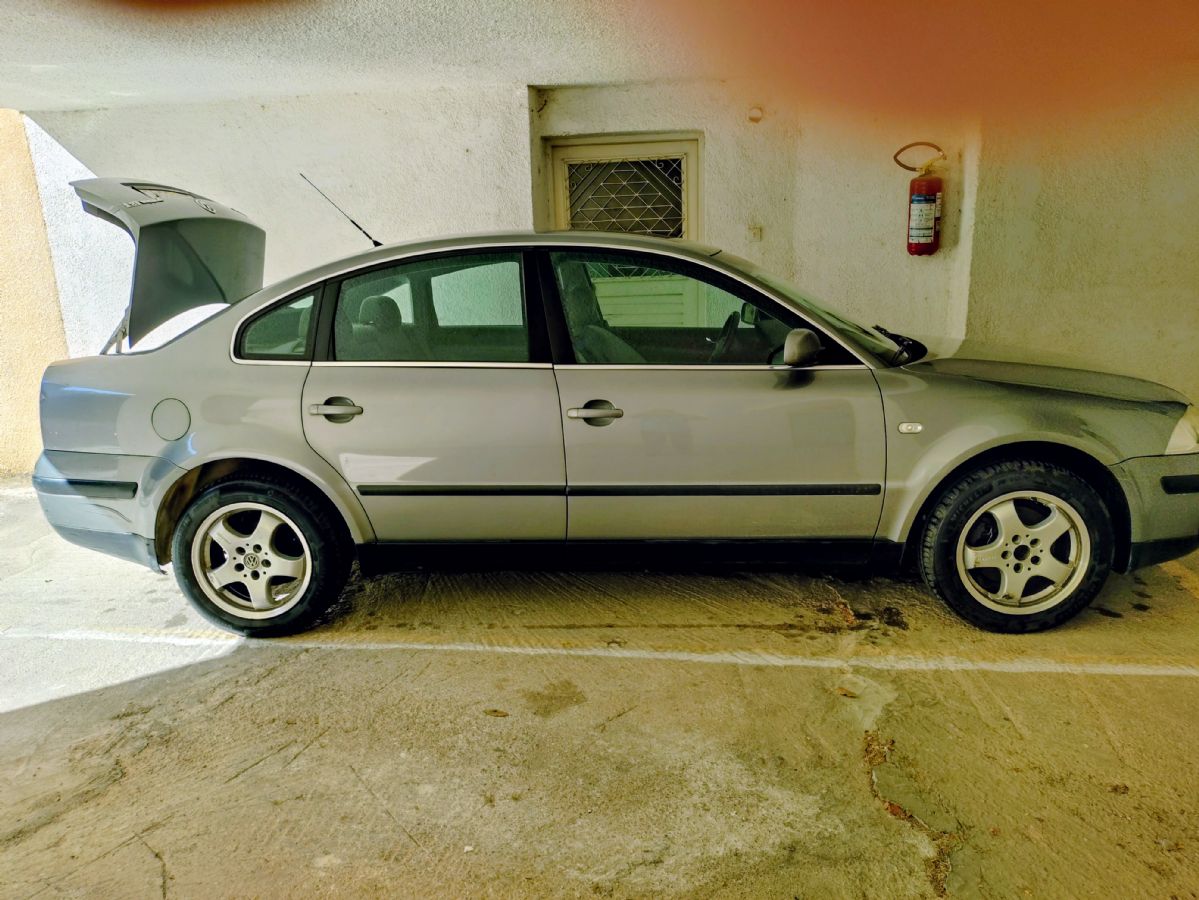 VW PASSAT 2001