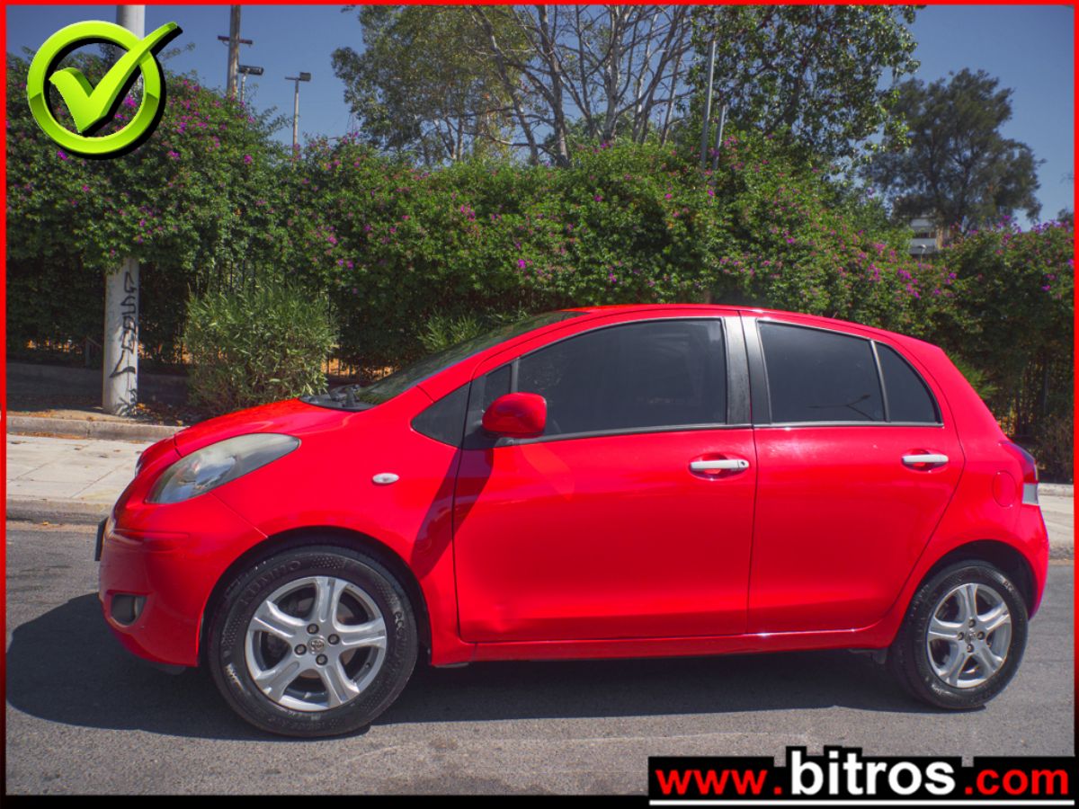 TOYOTA YARIS 2011