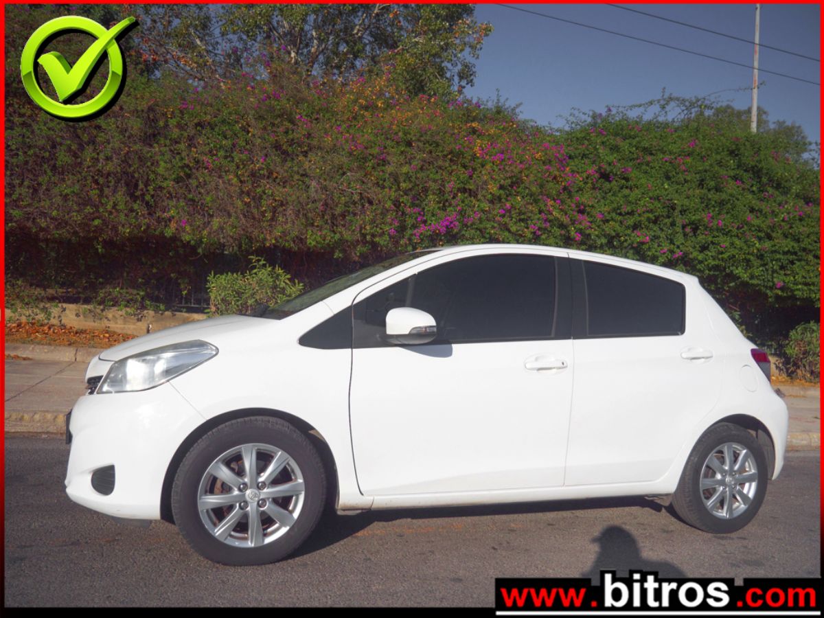 TOYOTA YARIS 2014
