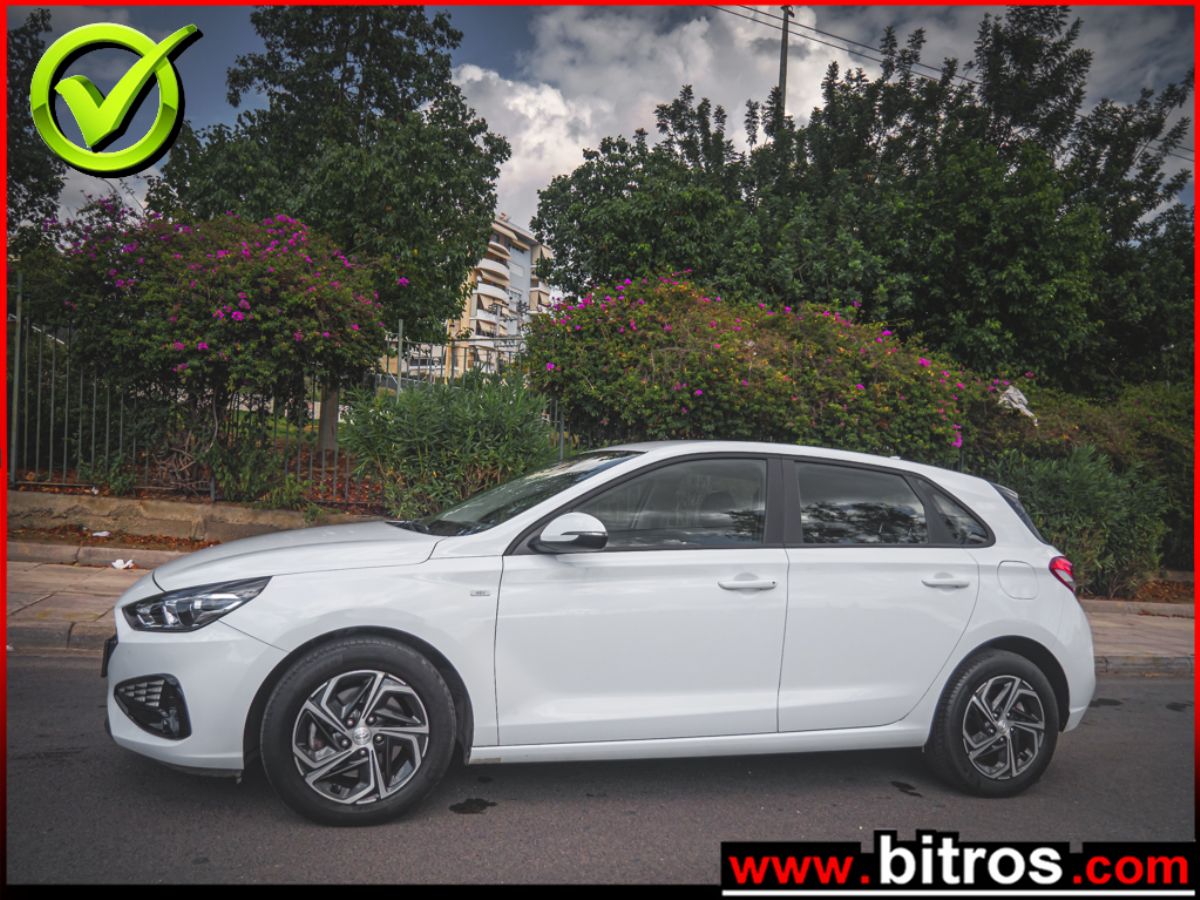 HYUNDAI i30 2022